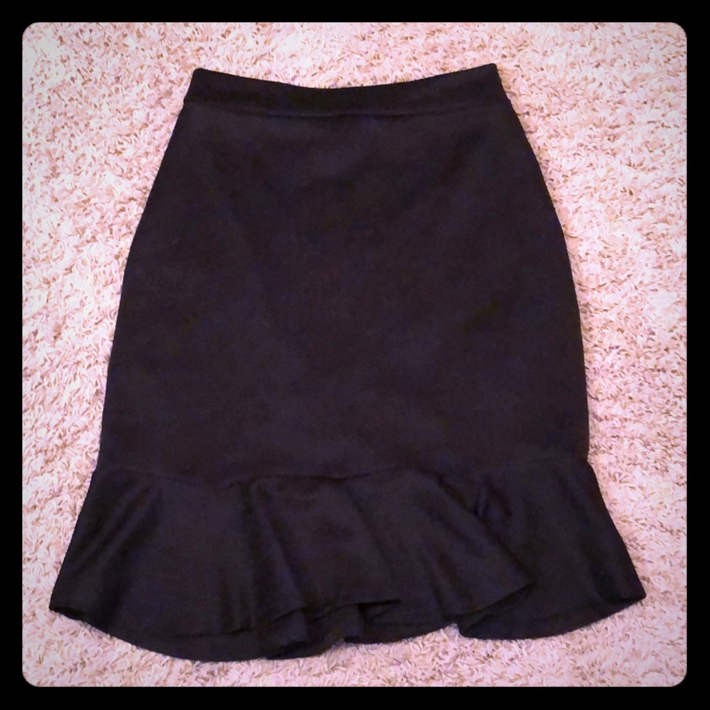 NWOT Black trumpet skirt
